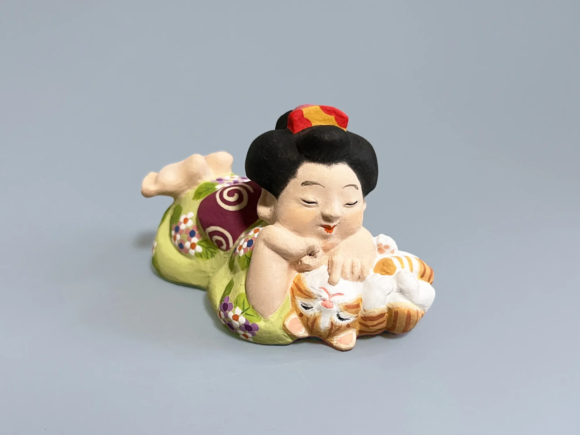 舞妓と猫・ごろん